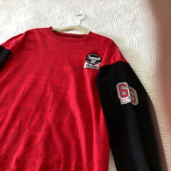 Chicago Bulls NBA Red/Black “Established 1966" Long Sleeve Sweatshirt Mens Size - Picture 9 of 13